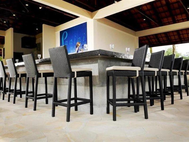 Damai Puri Resort & Spa Kuching Esterno foto Bar stools