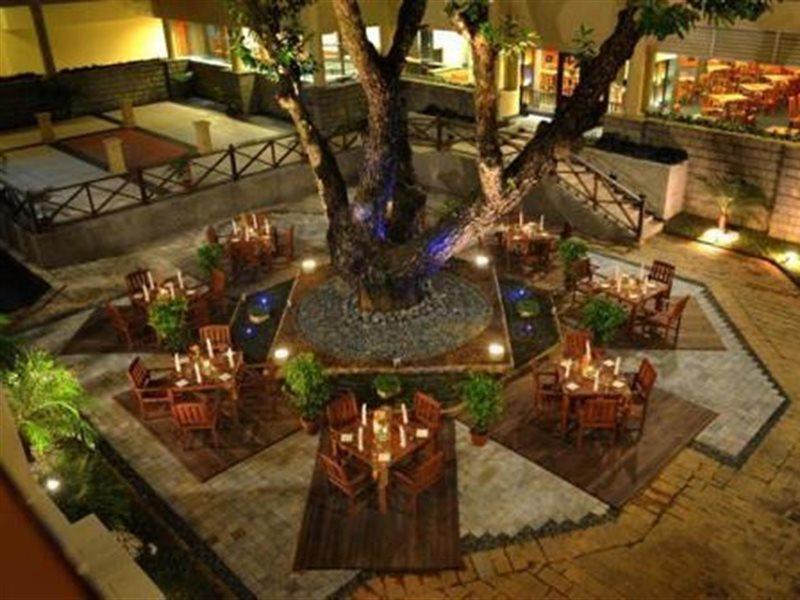 Damai Puri Resort & Spa Kuching Esterno foto The lobby of the hotel
