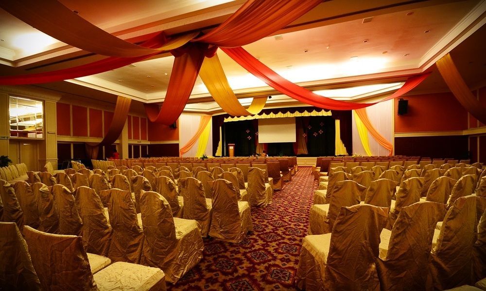 Damai Puri Resort & Spa Kuching Esterno foto A large conference room