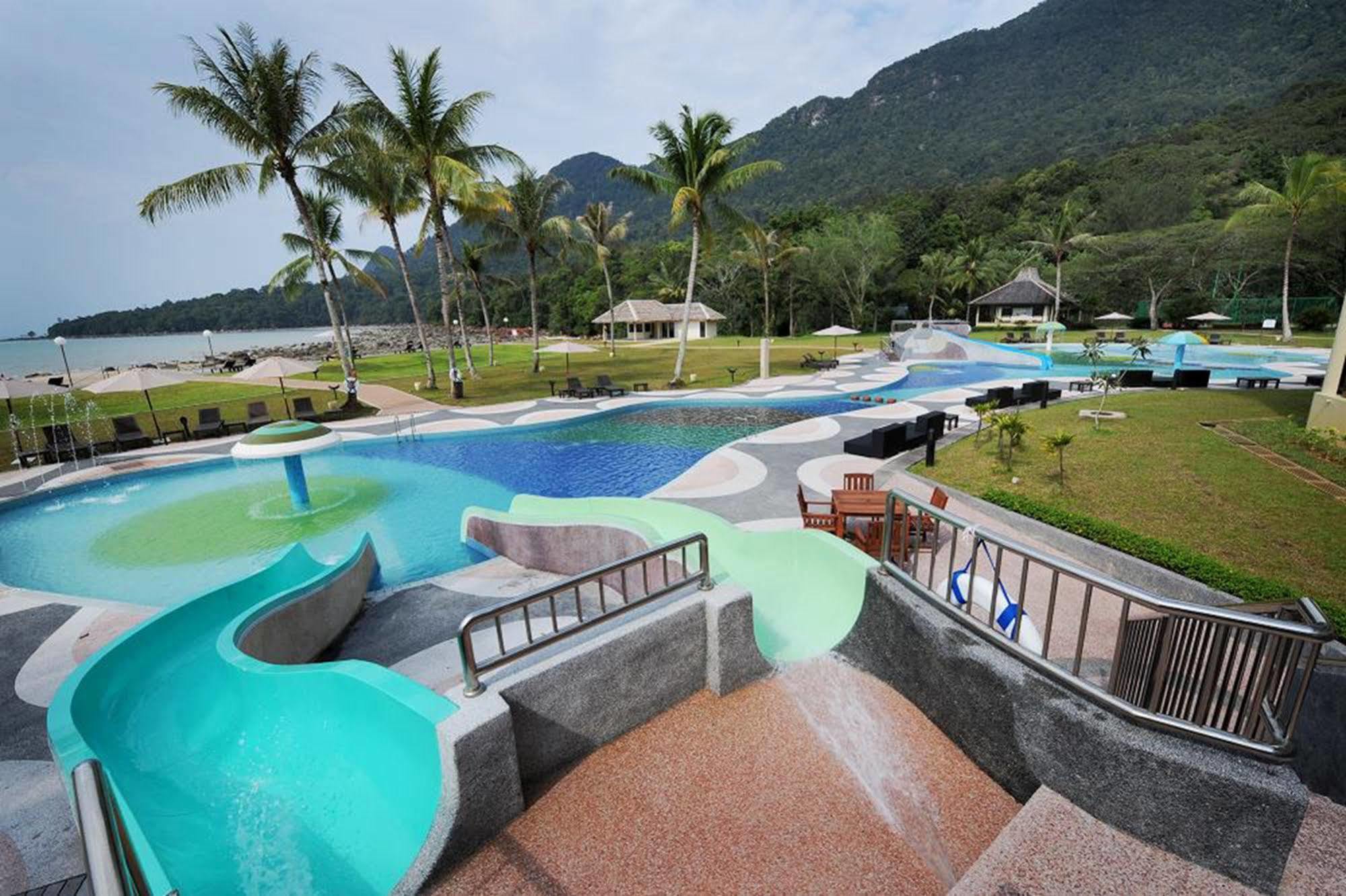 Damai Puri Resort & Spa Kuching Esterno foto Waterpark