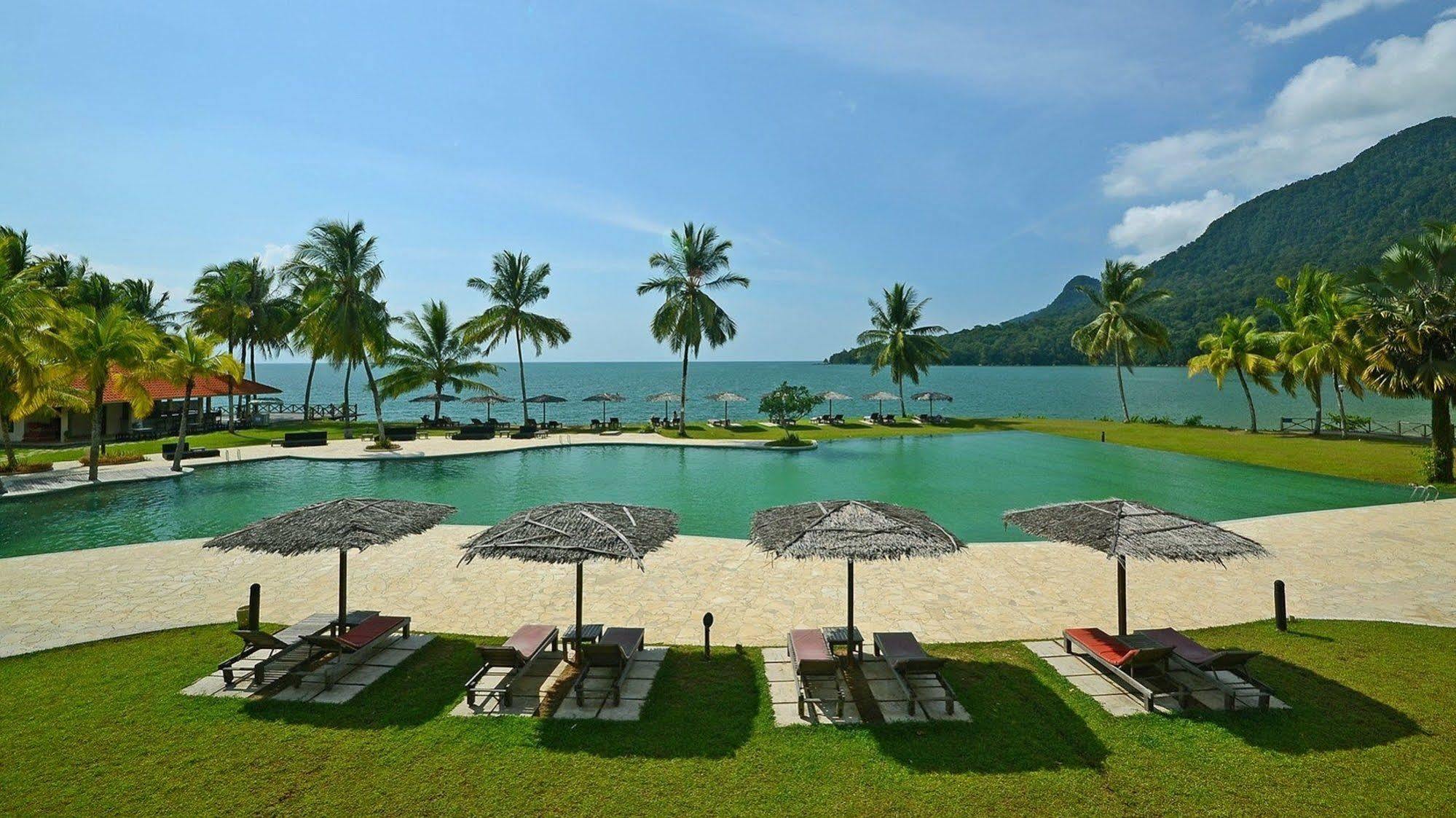 Damai Puri Resort & Spa Kuching Esterno foto The beach at Pangkor Laut Resort