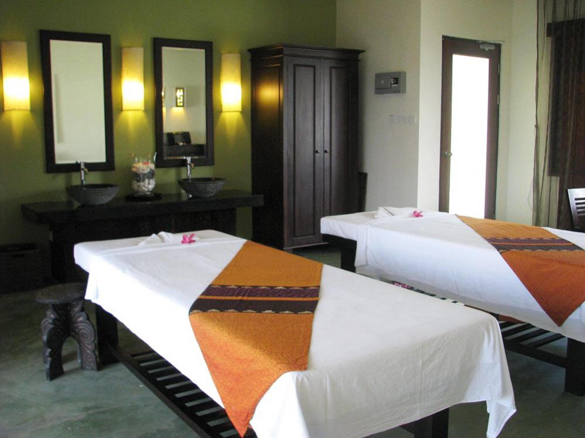 Damai Puri Resort & Spa Kuching Esterno foto A spa in Thailand